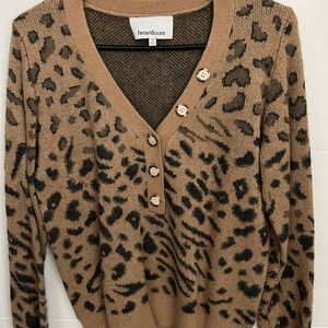 Heartloom leopard print sweater. Size medium
